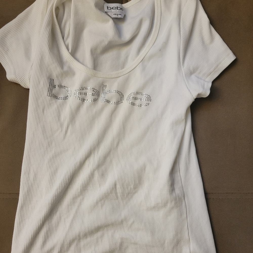 Bebe logo top